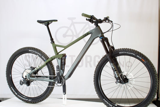 Cube Stereo 122 2024