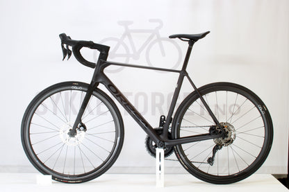 Orbea Orca M30i Di2, karbonhjulsett 2025