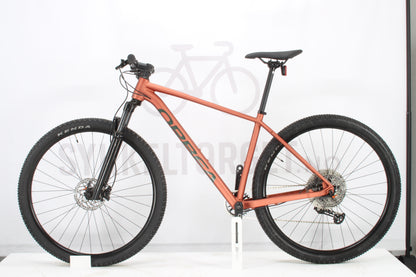 Onna  Onna 10 2024 L Kobberrød