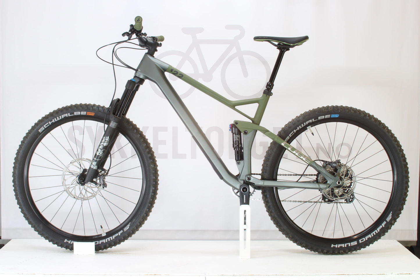 Cube Stereo 122 2024