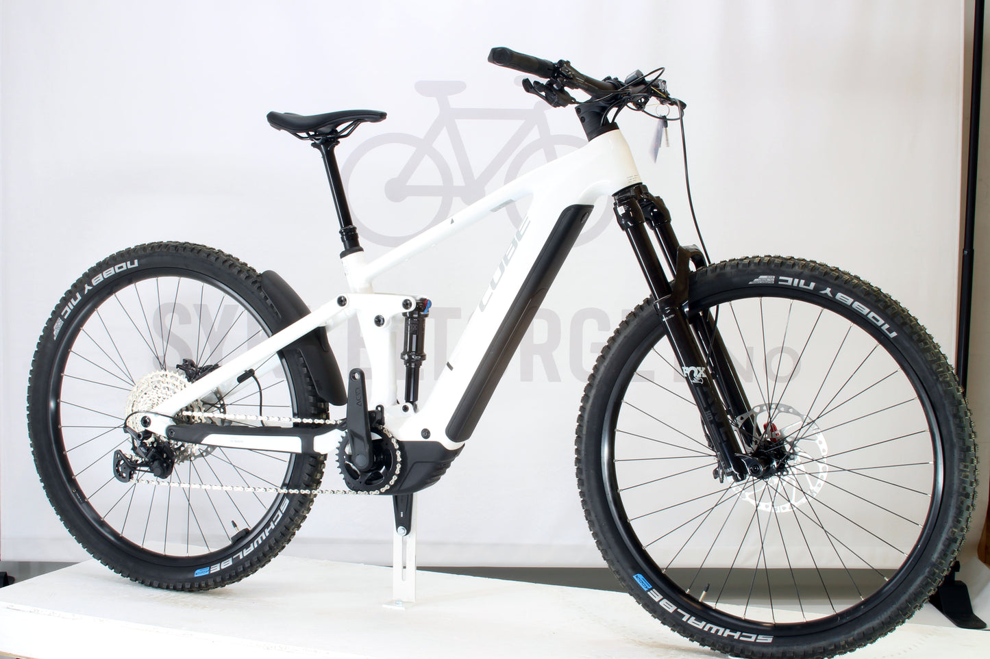 Cube  Stereo Hybrid ONE44 2025